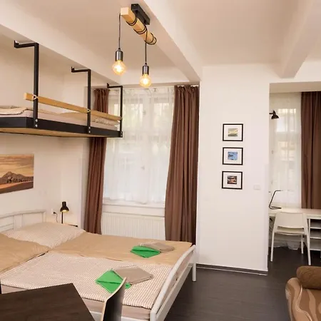 Flying Bed Apartment Close To Prague Castle And Airport Exterior foto