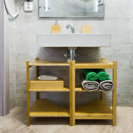 Flying Bed Apartment Close To Prague Castle And Airport Exterior foto
