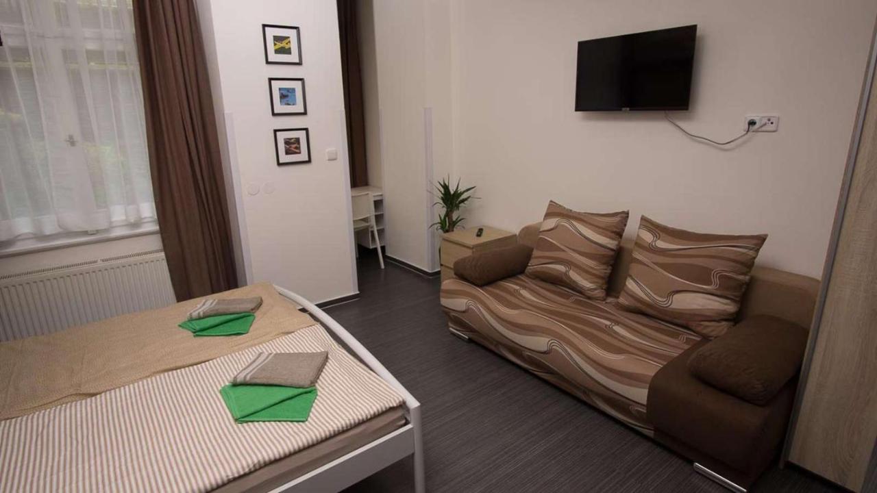 Apartment Flying Bed Apartment Close To Prague Castle And Airport