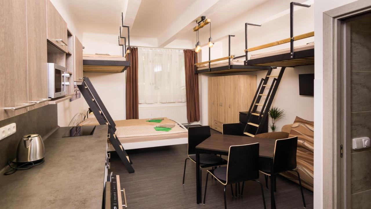 Apartment Flying Bed Apartment Close To Prague Castle And Airport