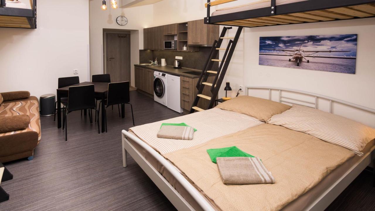 Apartment Flying Bed Apartment Close To Prague Castle And Airport
