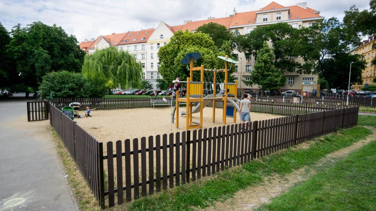 Flying Bed Apartment Close To Prague Castle And Airport Apartment *