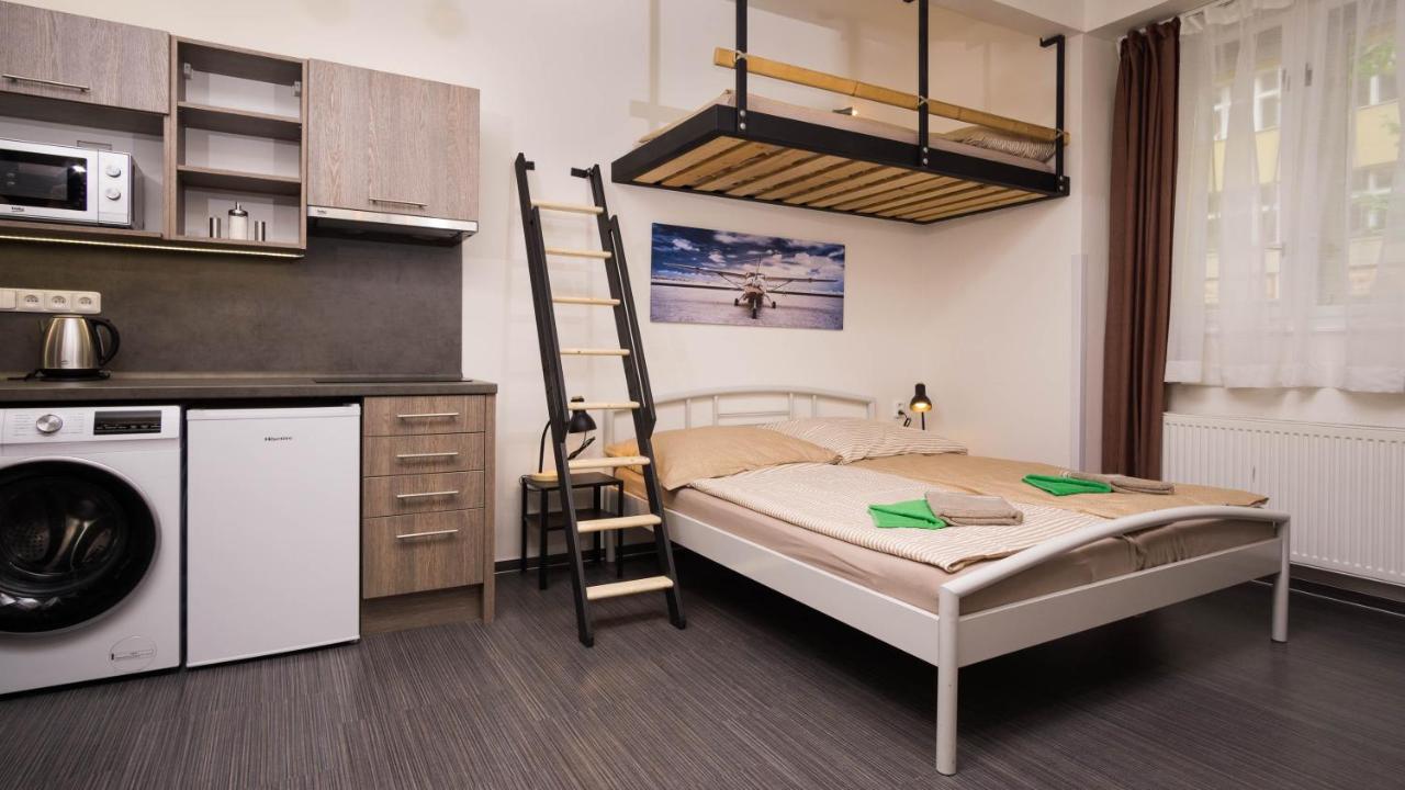 Flying Bed Apartment Close To Prague Castle And Airport *