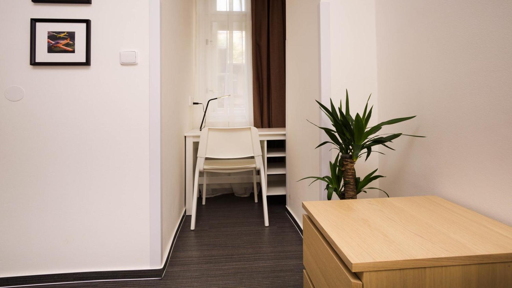 Flying Bed Apartment Close To Prague Castle And Airport Apartment